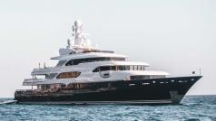 Суперяхта за 200 млн долара собственост на руския олигарх Виктор