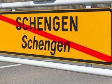 Вечерни новини: Шенген остава за догодина; Данък върху свръхпечалбите при горивата