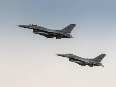 Правителството одобри първата вноска за новите самолети F-16