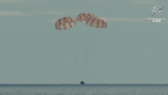 Корабът Orion се върна обратно на Земята след мисията до Луната