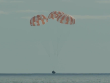 Корабът Orion се върна обратно на Земята след мисията до Луната