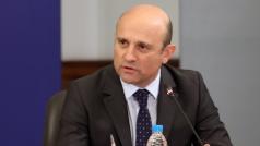 Мартин Дановски е роден е през 1967 г в Ловеч