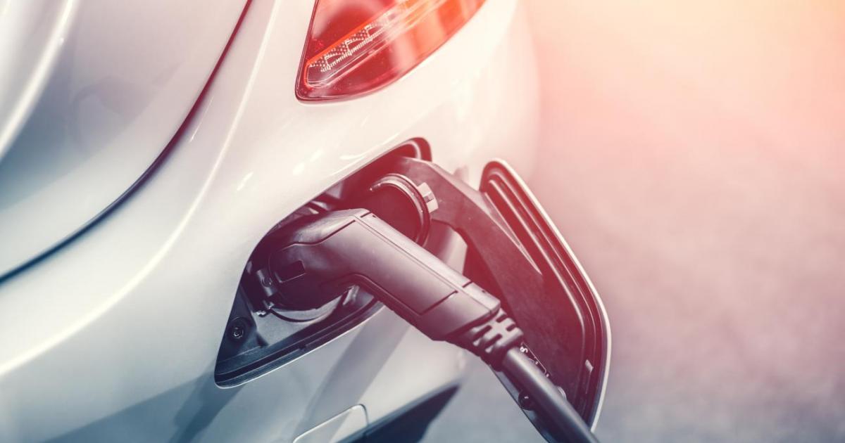 Германски производители на автомобили и азиатски доставчици на батерии се