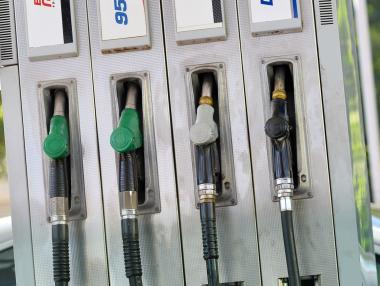 Кабинетът внесе закон за закриване на Държавната петролна компания