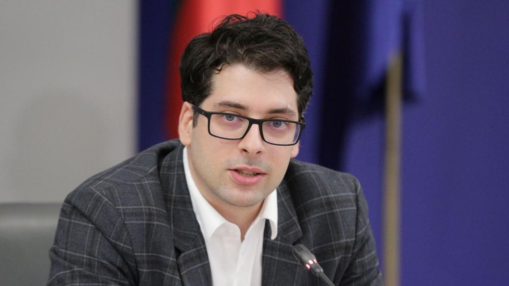 Служебният кабинет бърза с три закона за еврото