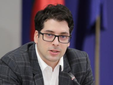 Служебният кабинет бърза с три закона за еврото