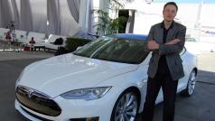 Изпълнителният директор на Tesla Илон Мъск е продал още 3 6