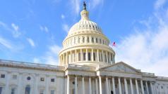 Сенатът на САЩ прие в четвъртък закон разрешаващ рекордните 858