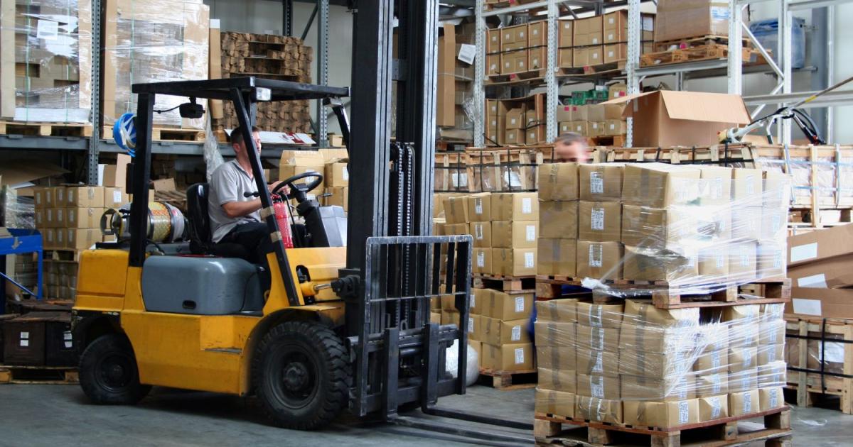 Производственият спад в еврозоната се забавя, тъй като проблемите във