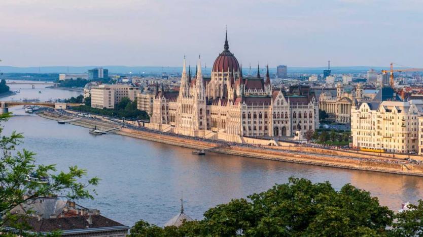 Трънливият път на унгарския план за възстановяване