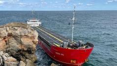 Корабът Вера Су който заседна край местността Яйлата при Камен