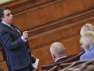 Депутатите отхвърлиха големите харчове на БСП и Асен Василев