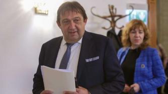 Шишков отлага повишаването на тол таксите заради инфлацията