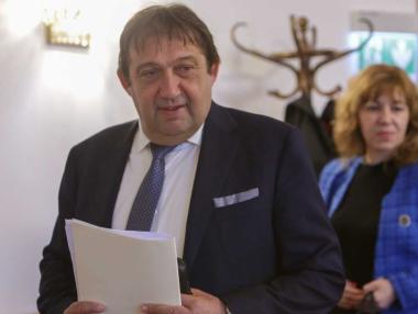 Шишков отлага повишаването на тол таксите заради инфлацията