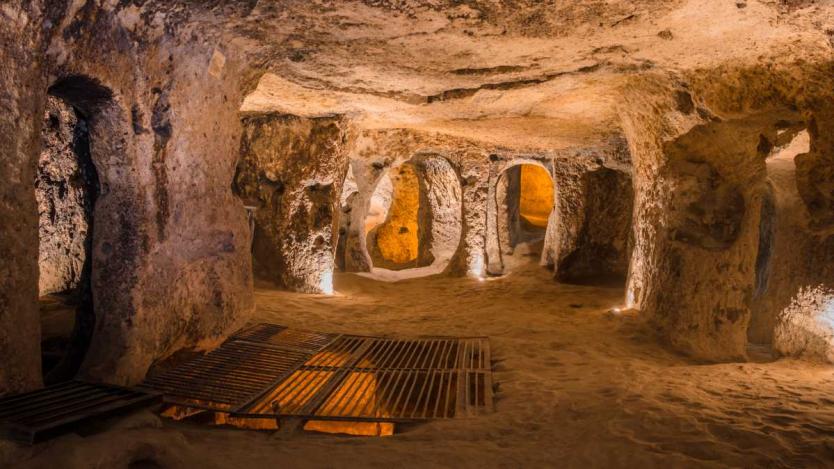 Древният Деринкую: Скритият подземен град в Турция