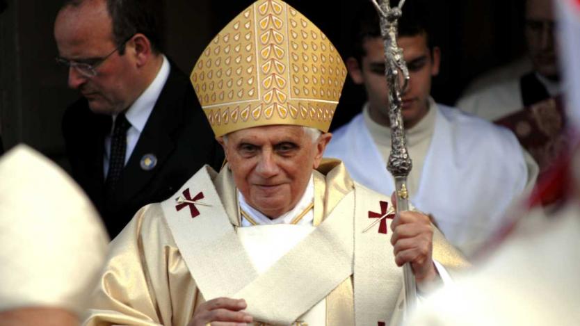 Бившият папа Бенедикт XVI почина