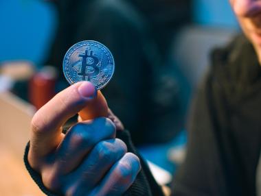 Смели прогнози за биткойн: Срив от 70% или скок с 1400%