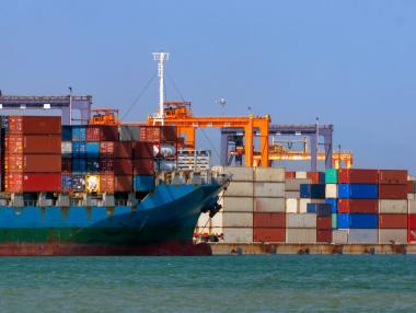 Как ще се трансформира глобалната търговия през 2023 г.?