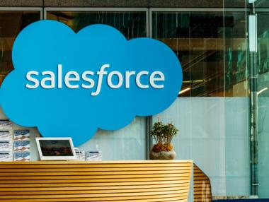 Salesforce прави големи съкращения и затваря офиси