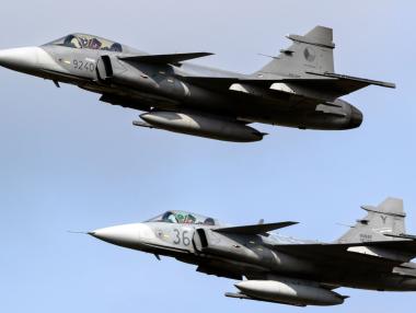 Държавата чака оферта за изтребители на лизинг от Швеция