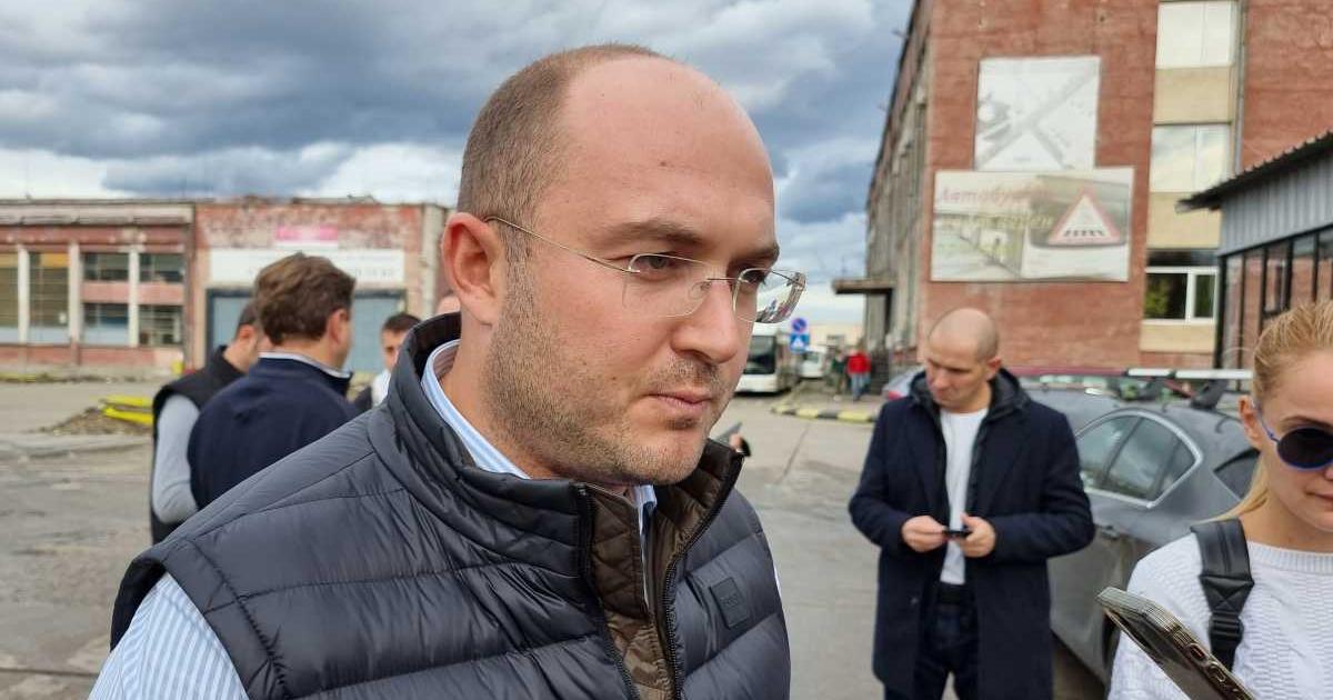 Да отпадне изискването за издаване на стикер за безплатно паркиране