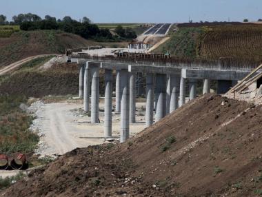 Вечерни новини: 175 млн. авансово за магистрала; Много нарушения с Gemcorp