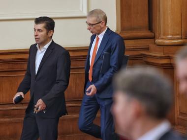 Опитът за кабинет на „Продължаваме промяната“ се провали за броени минути