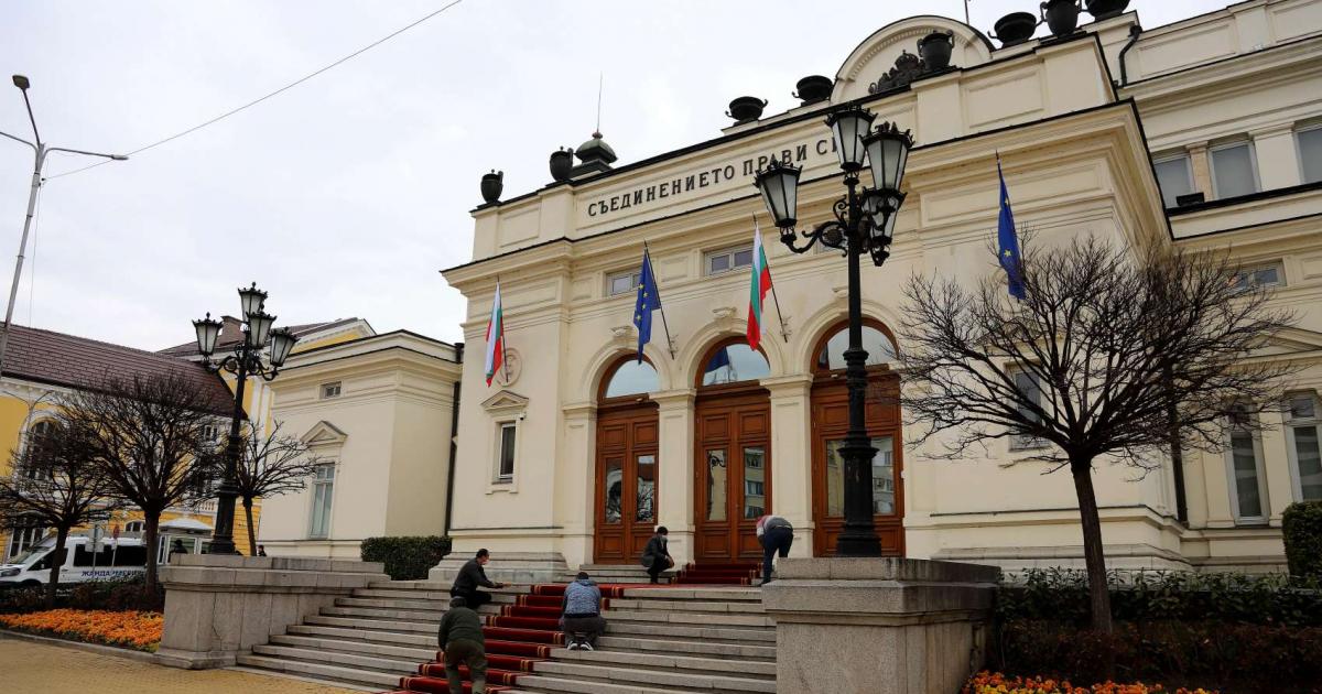 България е изправена пред плитка и краткотрайна рецесия през зимата