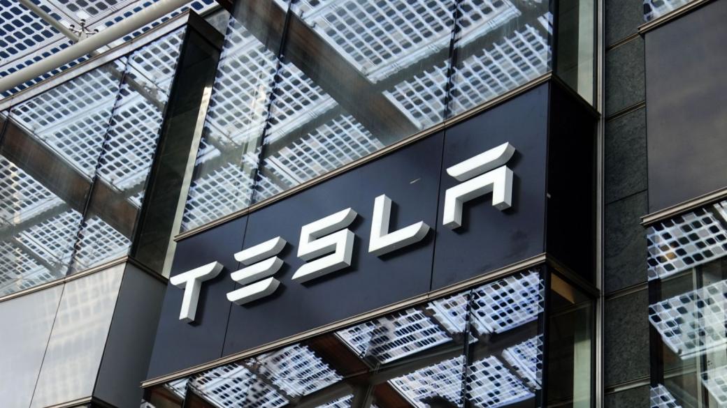 Tesla сваля цените на електромобилите по целия свят