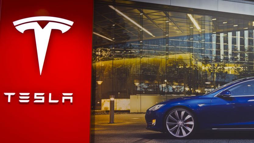 Неразумно работно време носи на Tesla нови главоболия в Германия