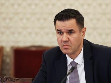 Кабинетът гласува по-евтини карти за транспорт за пенсионери и ученици