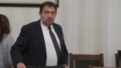 Регионалният министър Иван Шишков се закани да започне да пише