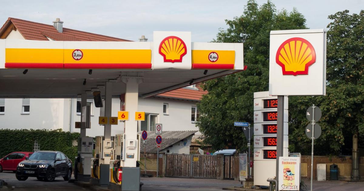 Shell обмисля да напусне бизнеса с доставка на енергия за