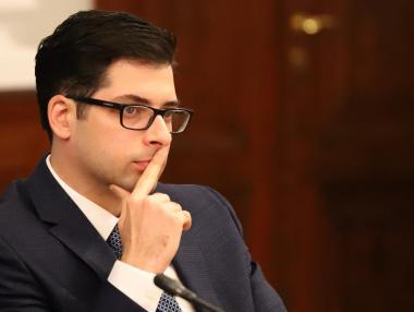 Държавата се готви за въвеждане на цени и в лева, и в евро от август