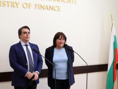 Приходите от ДДС и акциз изостават много от разчетите (инфографики)