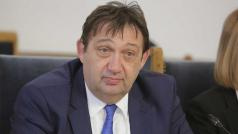 Хаосът с парите за пътищата ПолитикаКабинетът Петков е прехвърлил без