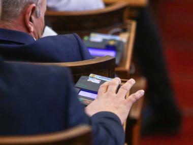 Парламентът прие окончателно промени в тол системата