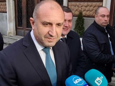 Радев преназначи служебното правителство на Гълъб Донев