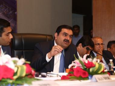 Загубите на индийския конгломерат Adani достигнаха $100 милиарда