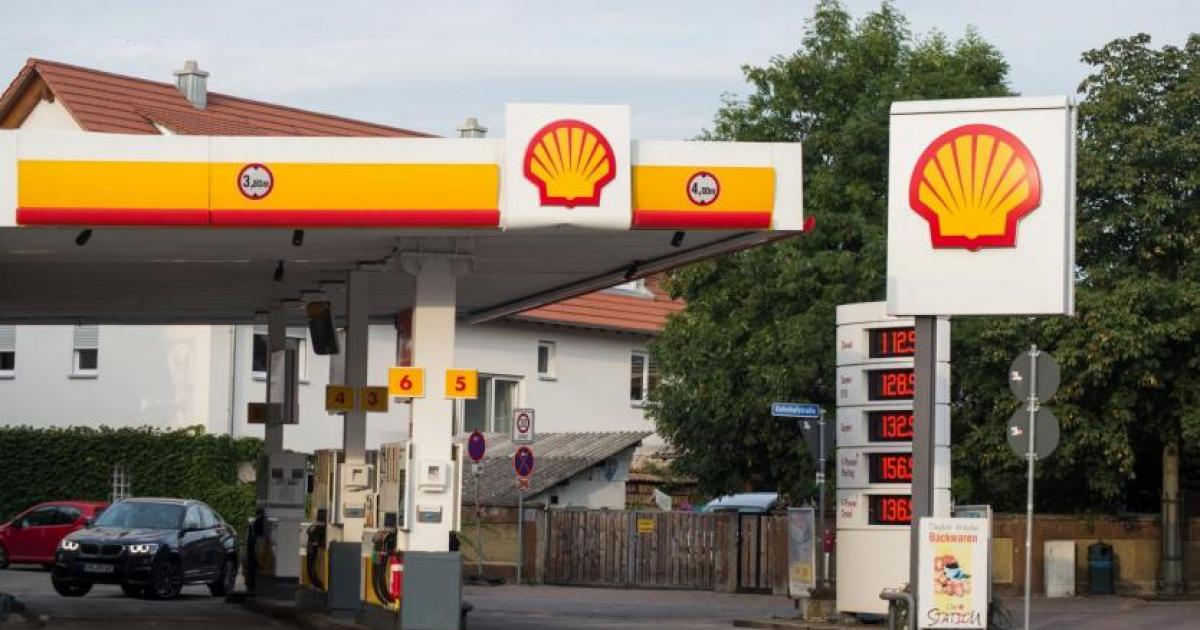 Енергийният гигант Shell отчете рекорднa годишнa печалбa, след като цените