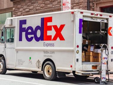 FedEx ще съкрати 10% от висшите позиции