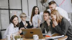 Как задържа инициативните и будни служители във фирмата Един от