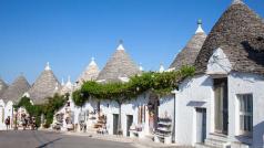 На 56 километра южно от пристанищния град Бари в Пулия