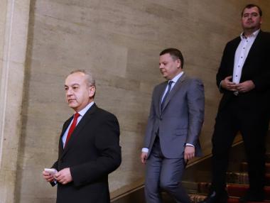 Кабинетът ще прави „стена на срама“, за да накара търговците да свалят цените