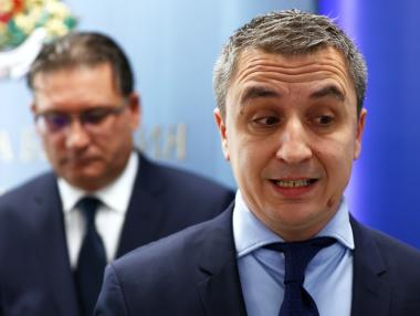 Вечерни новини: Трима обвиняеми за схеми с газа; Риск от лоши заеми; Кулинарни номади