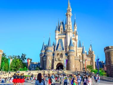 Disney съкращава 7000 служители в план да свие разходите с $5.5 милиарда