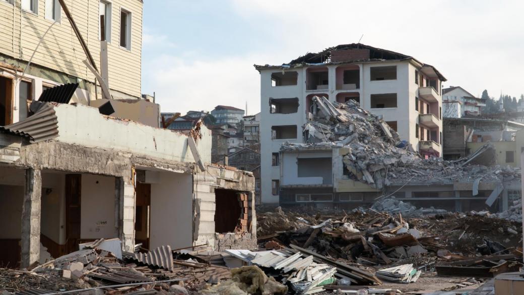 Мощните земетресения в Турция вещаят скок на инфлацията и бюджетни рискове