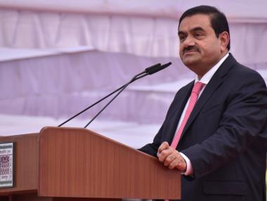 Кризата в индийския конгломерат Adani се задълбочава