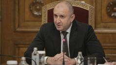 Малко след като стана ясно че САЩ и Великобритания налагат