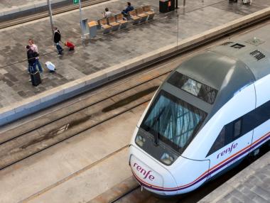 „Неописуема грешка“: Испания похарчи 258 млн. евро за твърде големи влакове